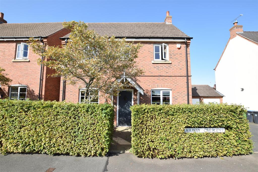 Railway Crescent, ShipstonOnStour 3 bed detached house £295,000