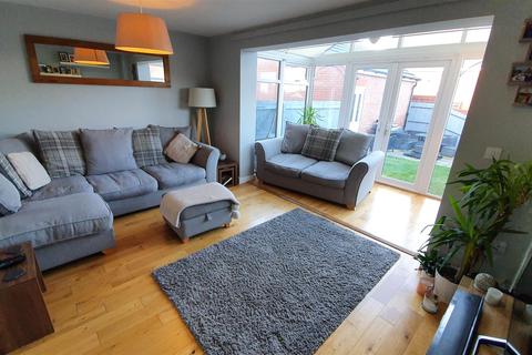 8 Lune Way, Bingham, Nottingham, NG13 8YX