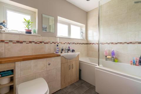 32 Alexandra Road, Evesham, WR11 2QQ