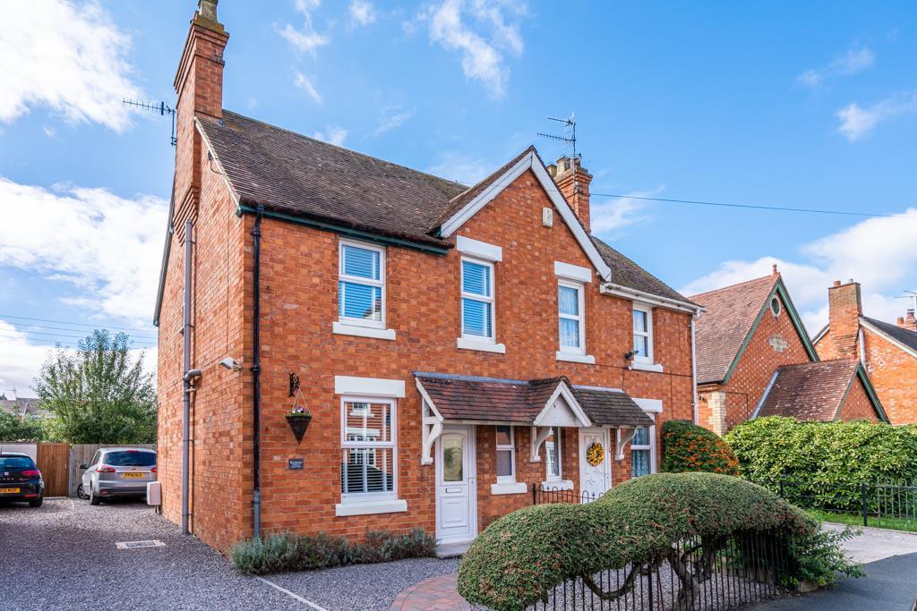 Shinehill Lane, South Littleton, Evesham 2 bed semidetached house £