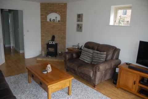 16 Brington Road, Long Buckby, Northampton, NN6 7RW