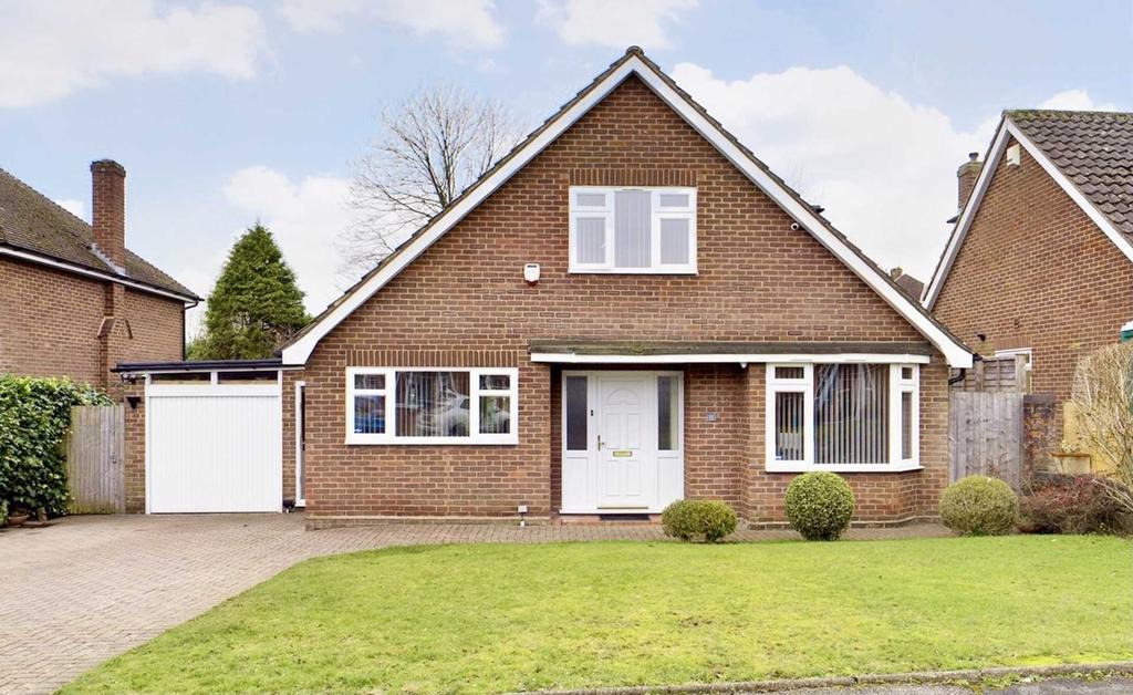 St Anthonys Avenue, Leverstock Green 4 bed detached house £725,000