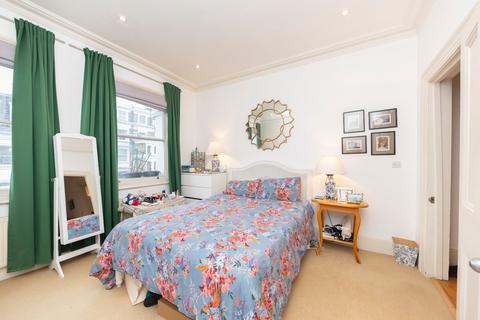 2 bedroom flat to rent, Ladbroke Gardens, London