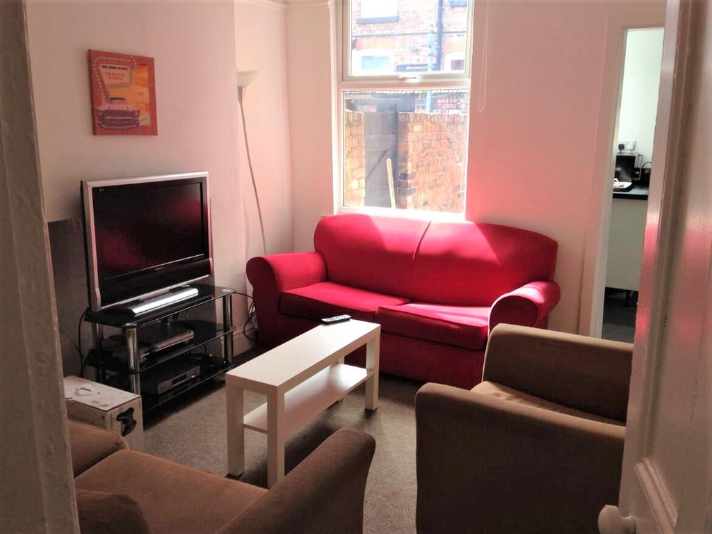 Russell Road, Liverpool, Merseyside, L18 6 bed terraced house £325