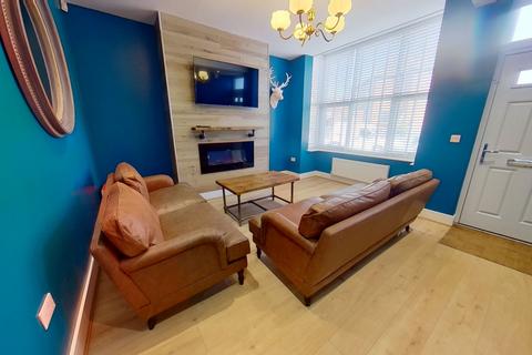 4 bedroom house to rent, Beechwood Road, Burley