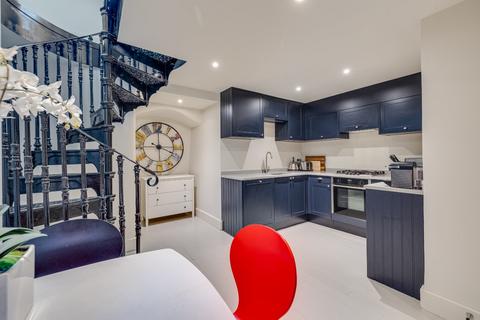 2 bedroom flat to rent, Dawes Road, London