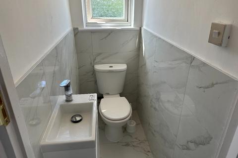 undefined, Room @ Court Way - Acton W3