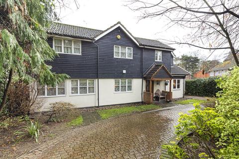 Stepping Stones Kendal Avenue, Epping, CM16 4PW