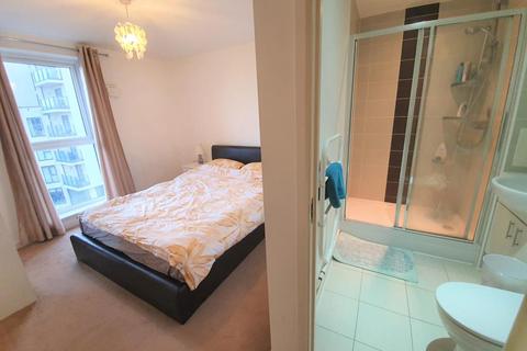 2 bedroom apartment to rent, Woking,  Surrey,  GU22