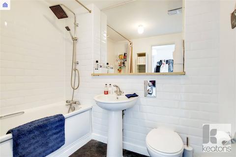 2 bedroom flat to rent, Burford Wharf Apartments, 3 Cam Road, London, E15
