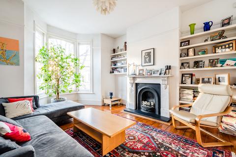 28 Montague Road, London, E8 2HW