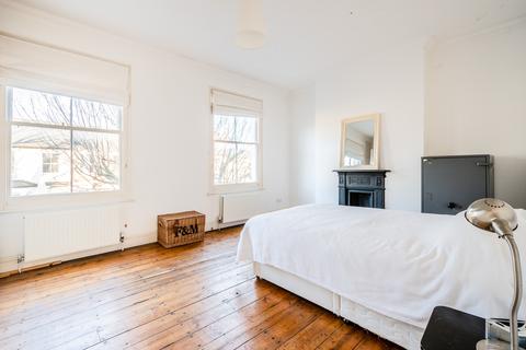 28 Montague Road, London, E8 2HW