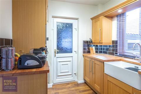 46 Hutton Avenue, Ashton-under-lyne, OL6 6QY