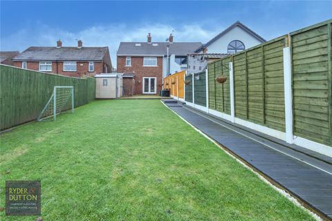 46 Hutton Avenue, Ashton-under-lyne, OL6 6QY