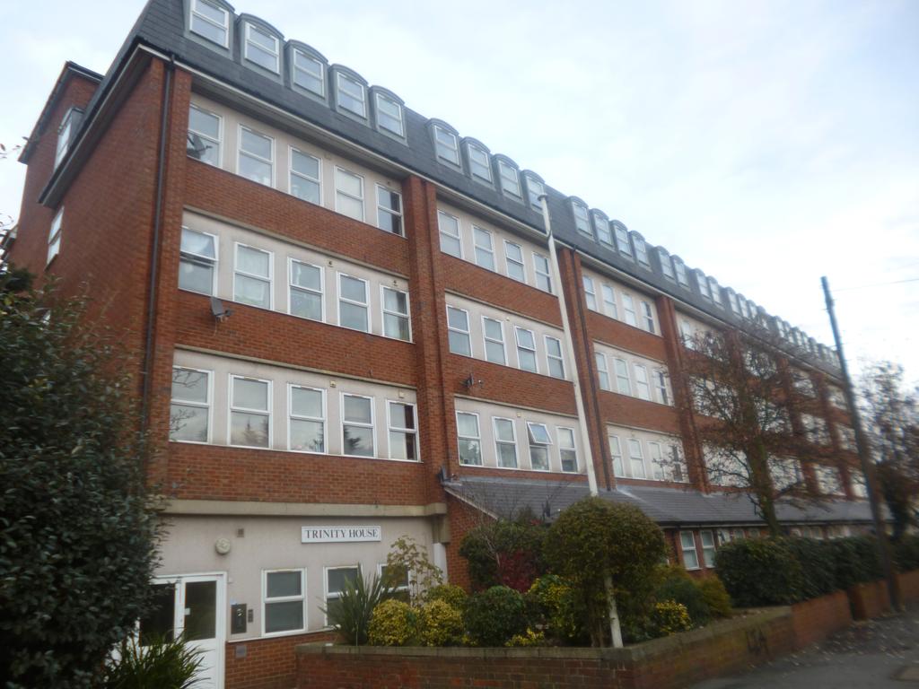 TRINITY HOUSE, TRINITY ROAD, WALTHAM CROSS EN8 2 bed apartment £1,195 pcm (£276 pw)