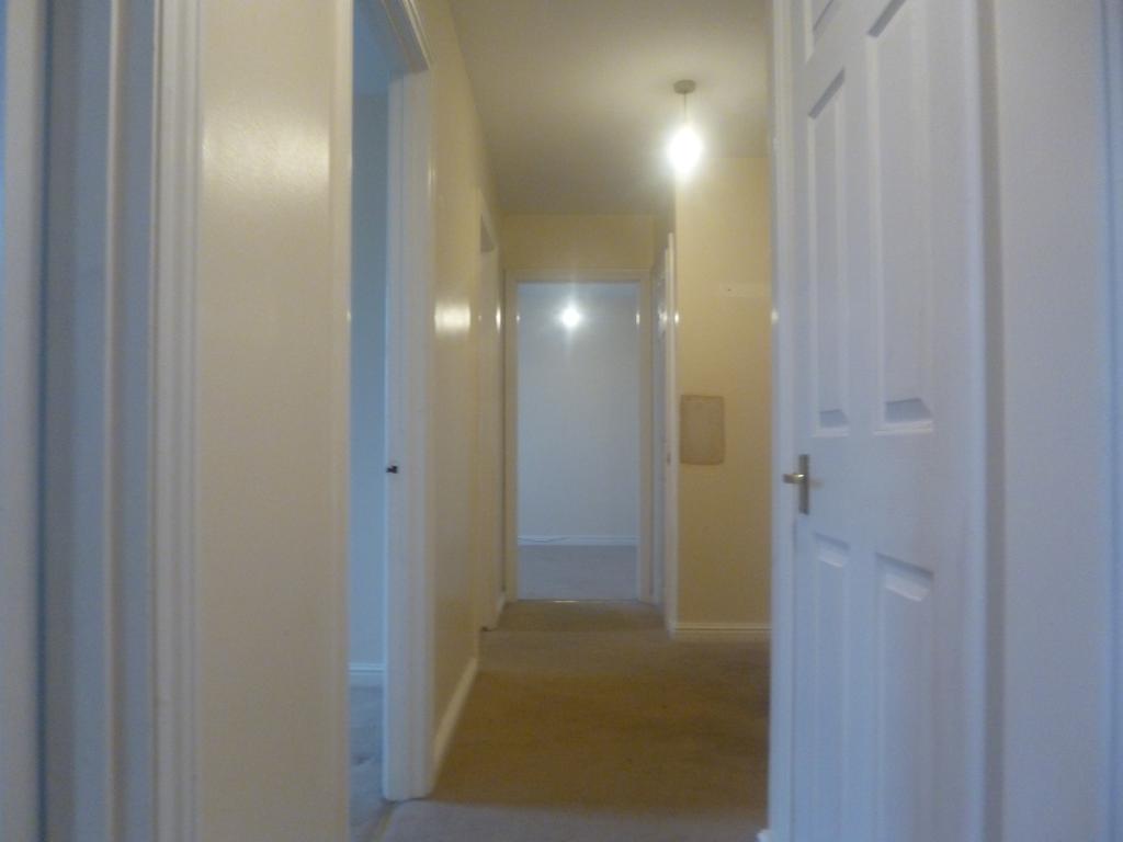 TRINITY HOUSE, TRINITY ROAD, WALTHAM CROSS EN8 2 bed apartment £1,195 pcm (£276 pw)