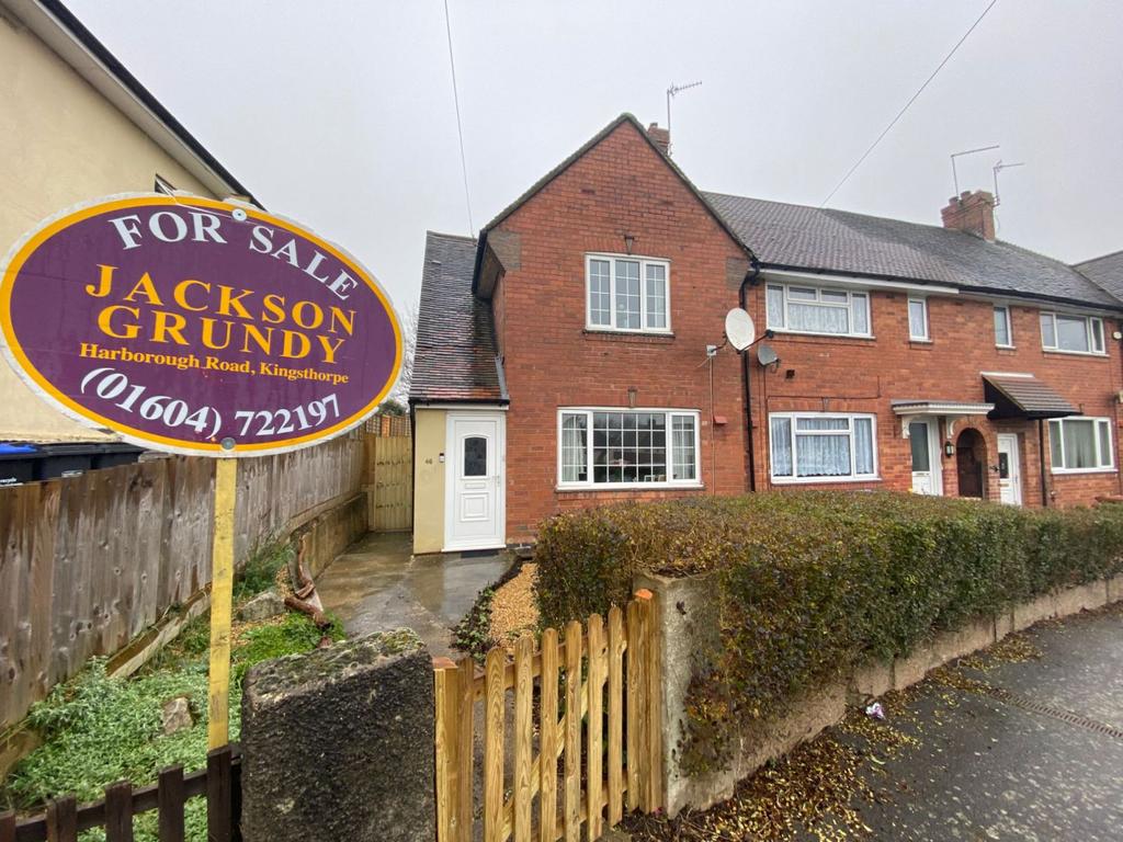 Whiston Road, Kingsthorpe, Northampton NN2 7RR 2 bed end of terrace