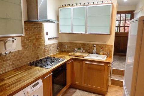 undefined, Character Cottage with 1 Double and 1 Single Bedroom in Topsham