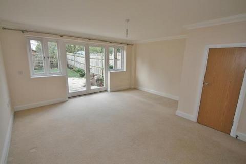 2 bedroom terraced house to rent, Fighting Cocks Place, Tadley, RG26