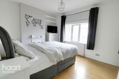 3 Aveley Road, Romford, RM1 4AB