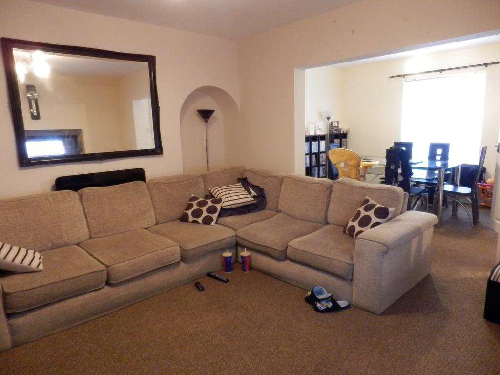 Dale Street, New Marske TS11 3 bed end of terrace house £475 pcm (£