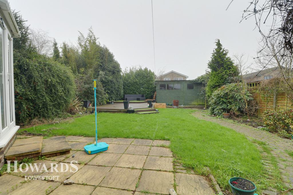 Breckland Way, Lowestoft 3 bed detached house £230,000