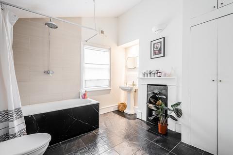 14 Horton Road, London, E8 1DP