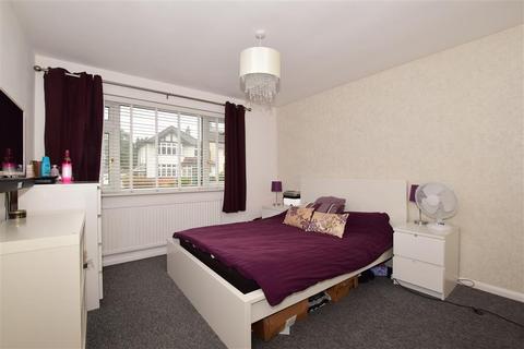 66 Riddlesdown Road, Purley, CR8 1DB