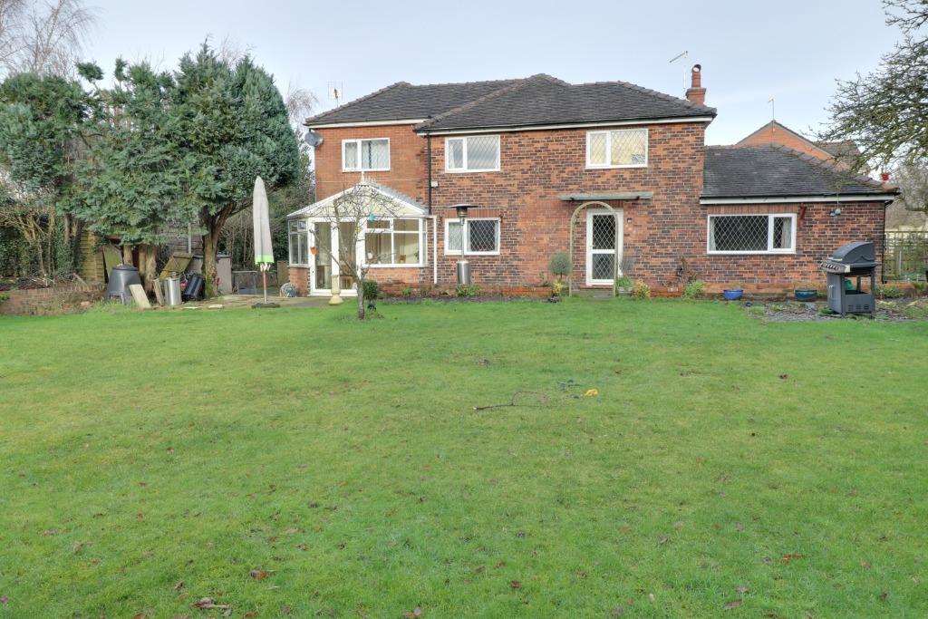 Moston Road, Ettiley Heath, Sandbach, CW11 4 bed detached house £395,000