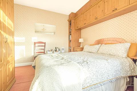 22 Aragon Road, Kingston Upon Thames, KT2 5QE