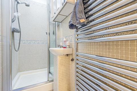 22 Aragon Road, Kingston Upon Thames, KT2 5QE