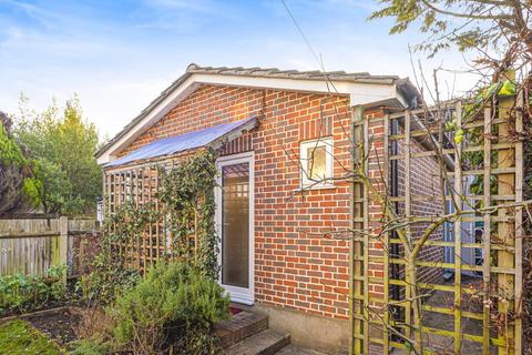 22 Aragon Road, Kingston Upon Thames, KT2 5QE