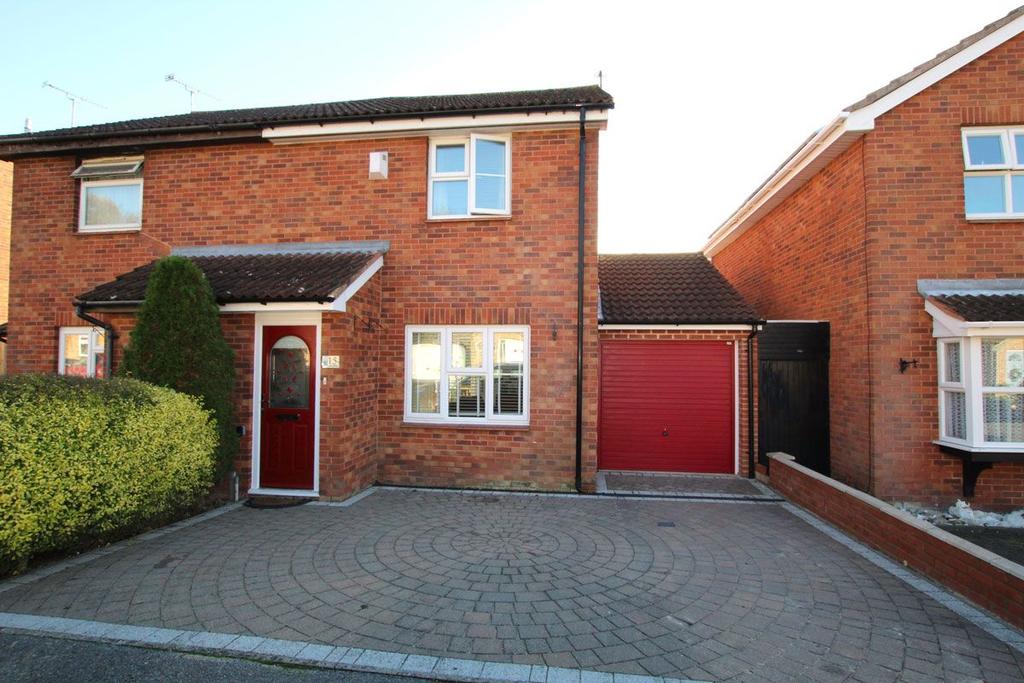 Wildwood Road, Sturry, Canterbury 3 bed semidetached house £1,250