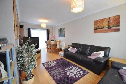 43 Doddsfield Road, Slough, SL2 2BD