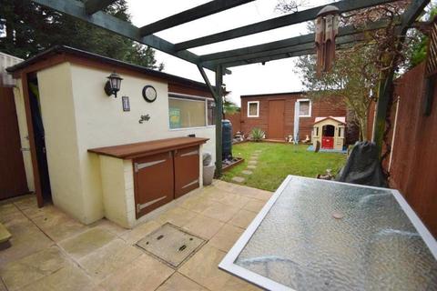 43 Doddsfield Road, Slough, SL2 2BD