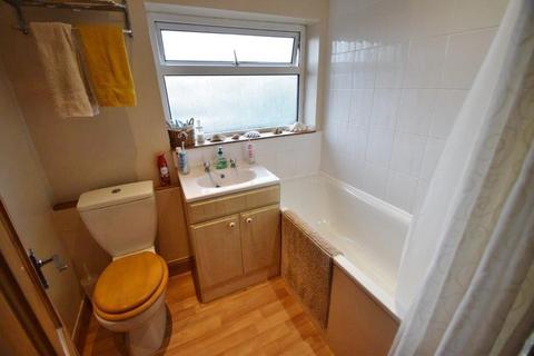 43 Doddsfield Road, Slough, SL2 2BD