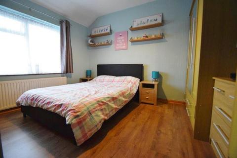 43 Doddsfield Road, Slough, SL2 2BD