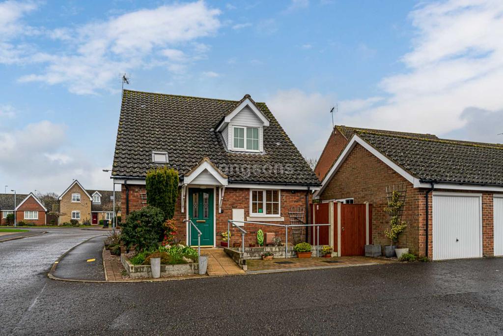 Oakleigh Drive, Swaffham 3 bed detached house £260,000