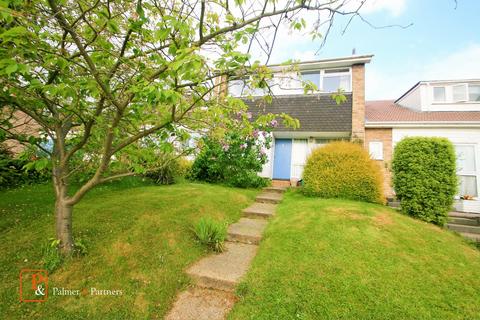 3 bedroom terraced house to rent, Valley Road, Wivenhoe, Essex, CO7