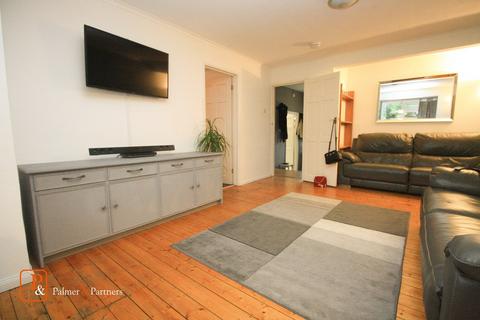 3 bedroom terraced house to rent, Valley Road, Wivenhoe, Essex, CO7