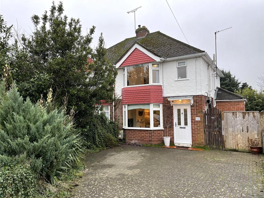 Boverton Avenue, Brockworth, Gloucester, GL3 3 bed semidetached house