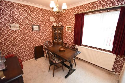 32 Dovedale Avenue, Shirley, Solihull, B90 2AP
