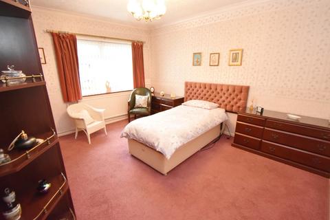 32 Dovedale Avenue, Shirley, Solihull, B90 2AP