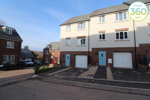 4 bedroom terraced house to rent, Jordan Drive, Tithe Barn