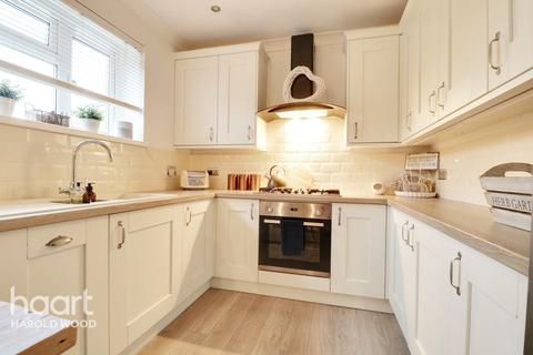 13 Sedgefield Close, Romford, RM3 9RP