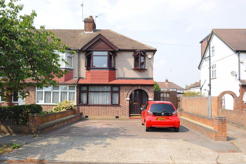 Diamond Road, Ruislip 3 bed end of terrace house £1,600 pcm (£369 pw)