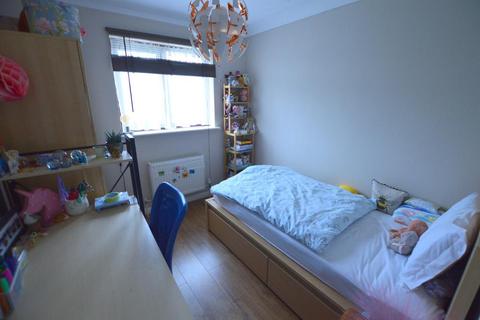 22 Greenriggs, Luton, LU2 9TQ