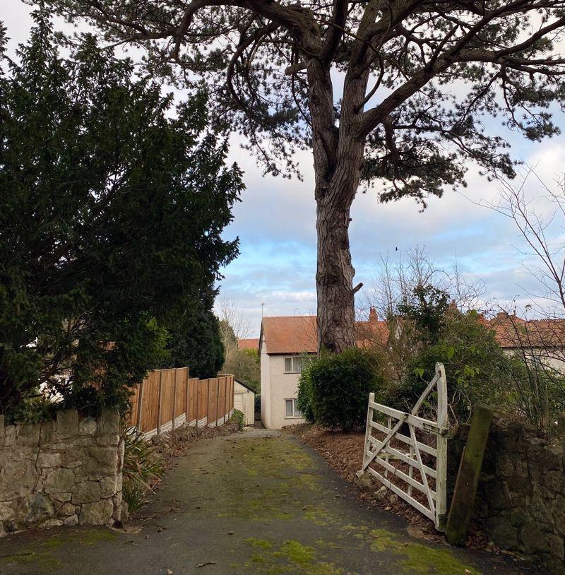 Tan Y Bryn Road, Rhos on Sea 2 bed detached house £184,950