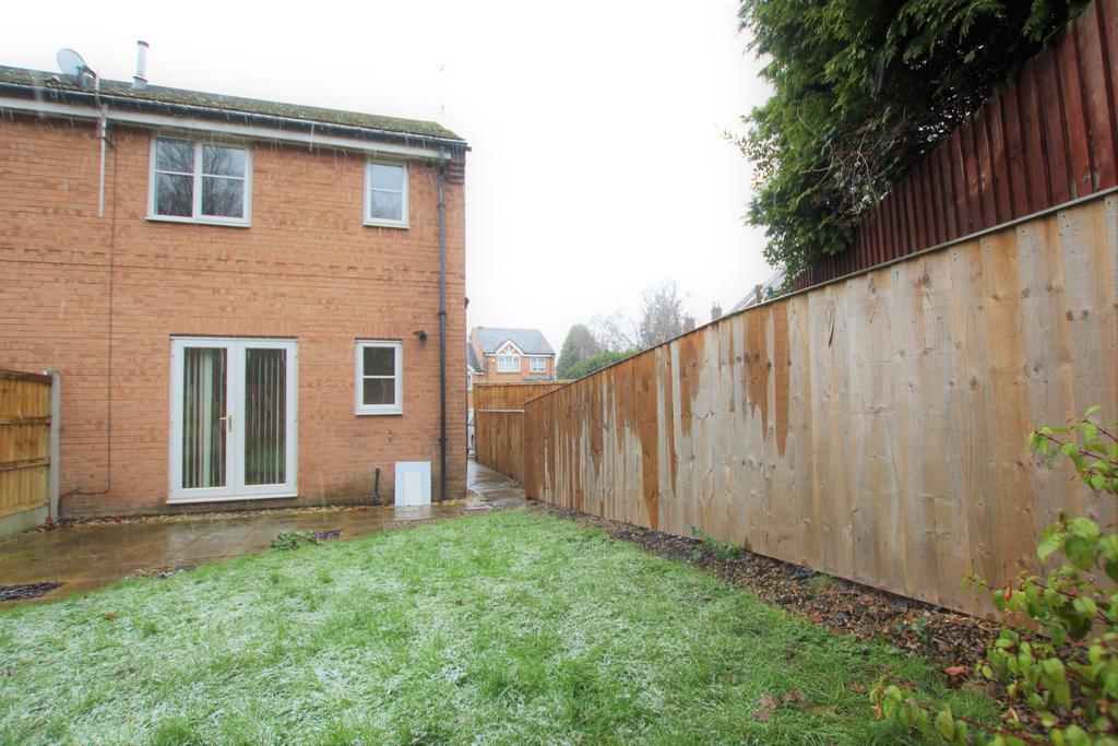 Millbeck Approach, Morley, LS27 1 bed townhouse £550 pcm (£127 pw)