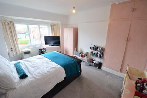 11 Beachcroft Road, Wirral, CH47 6BD